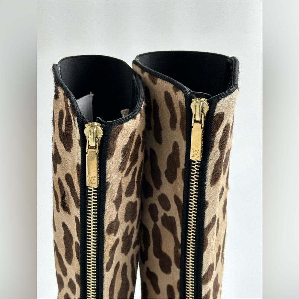 Louis Vuitton Pony Hair Giraffe Print Boots - Picture 3 of 10